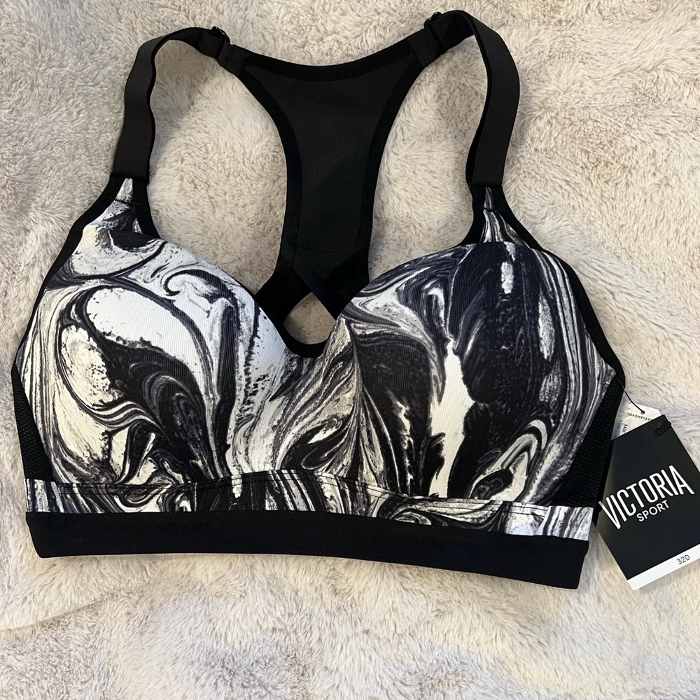 Victoria Secret SPORT Sports Bra NWT 32D
